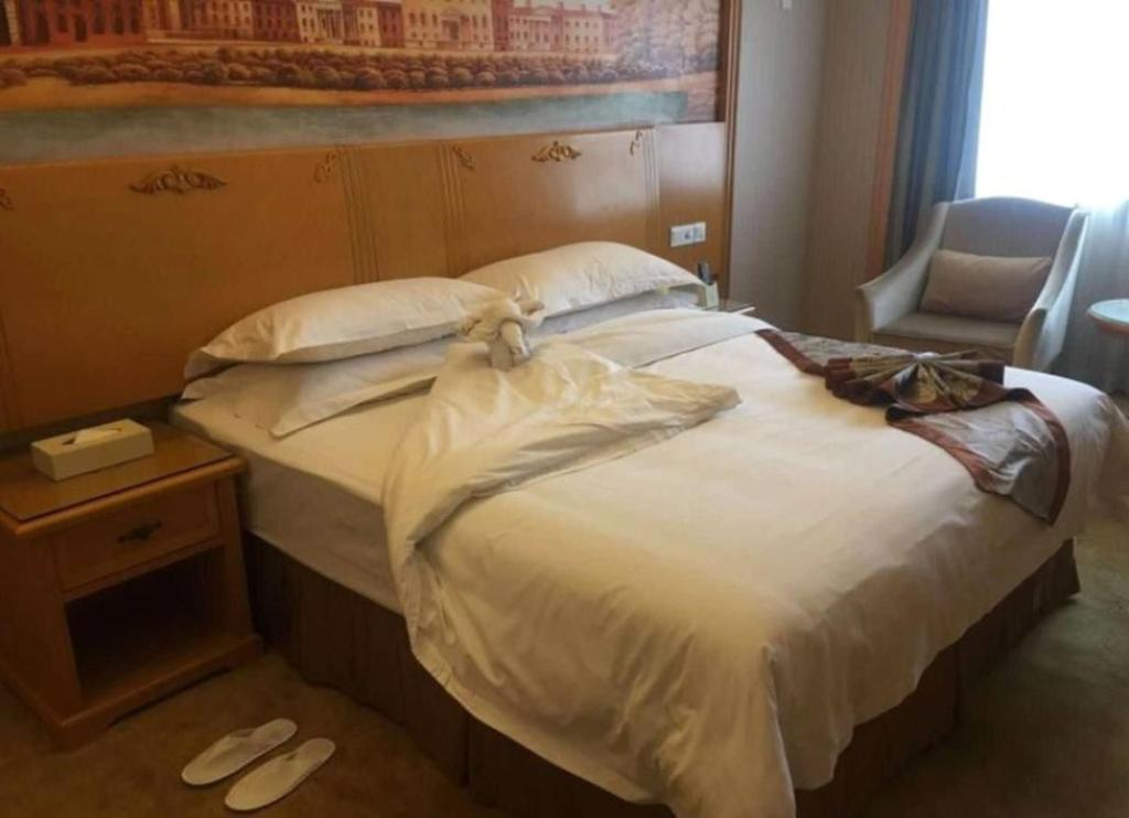 Vienna International Hotel Lhasa Potala Palace Екстериор снимка
