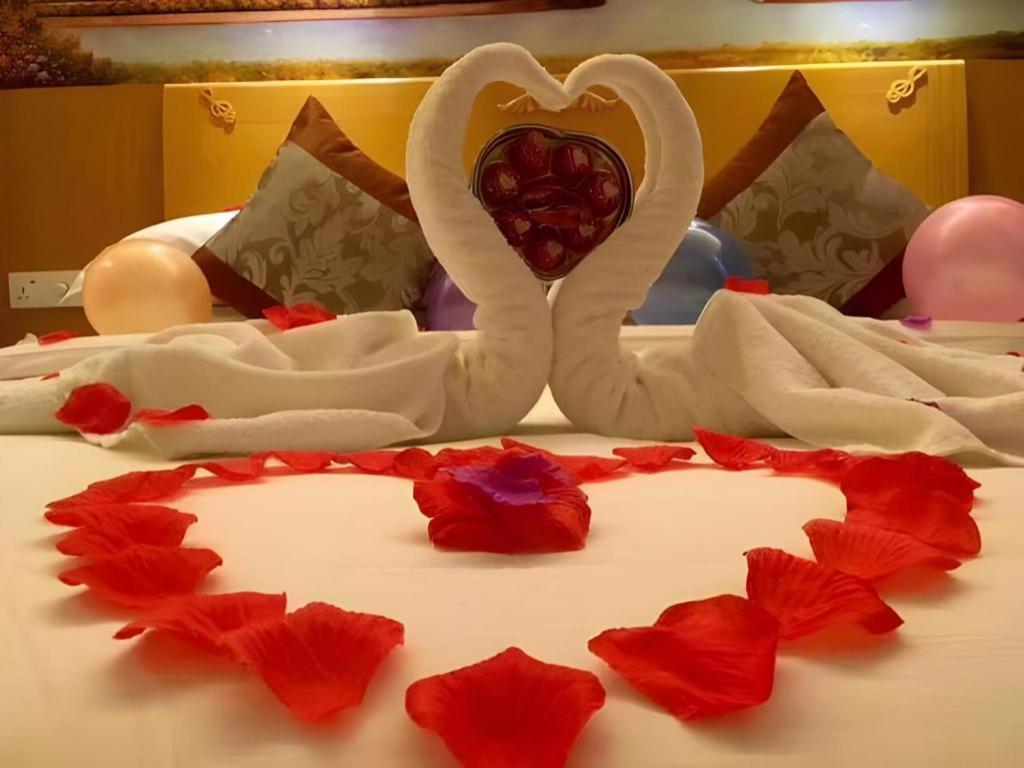 Vienna International Hotel Lhasa Potala Palace Екстериор снимка