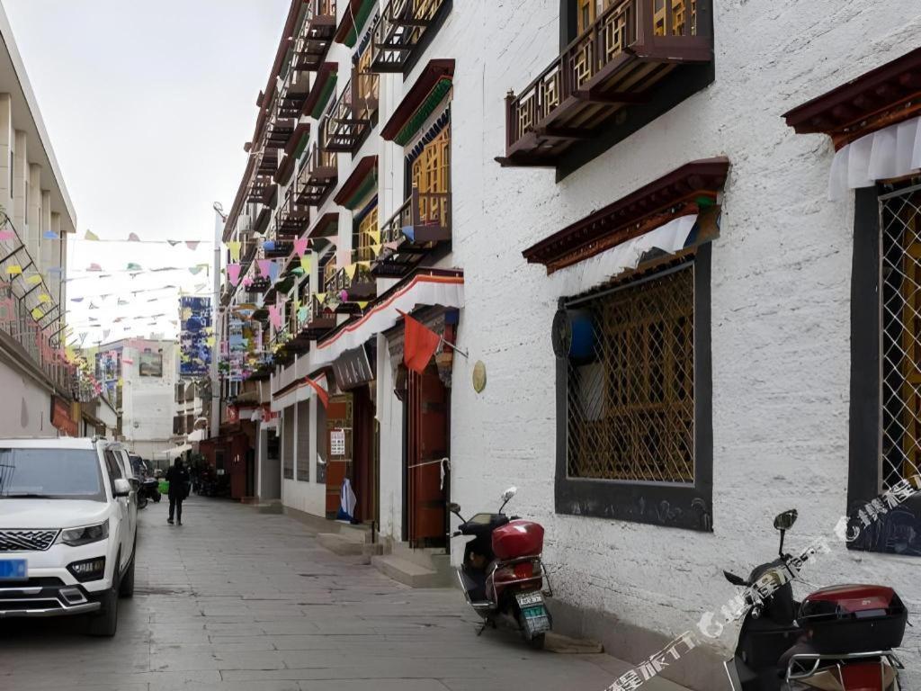 Vienna International Hotel Lhasa Potala Palace Екстериор снимка