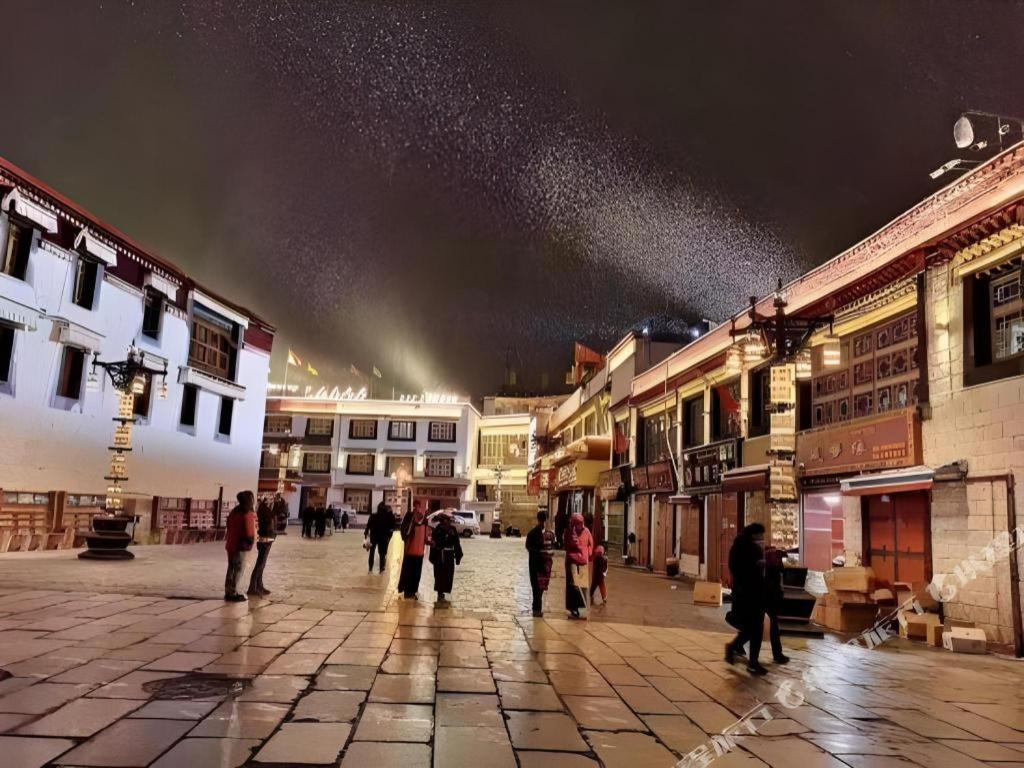 Vienna International Hotel Lhasa Potala Palace Екстериор снимка