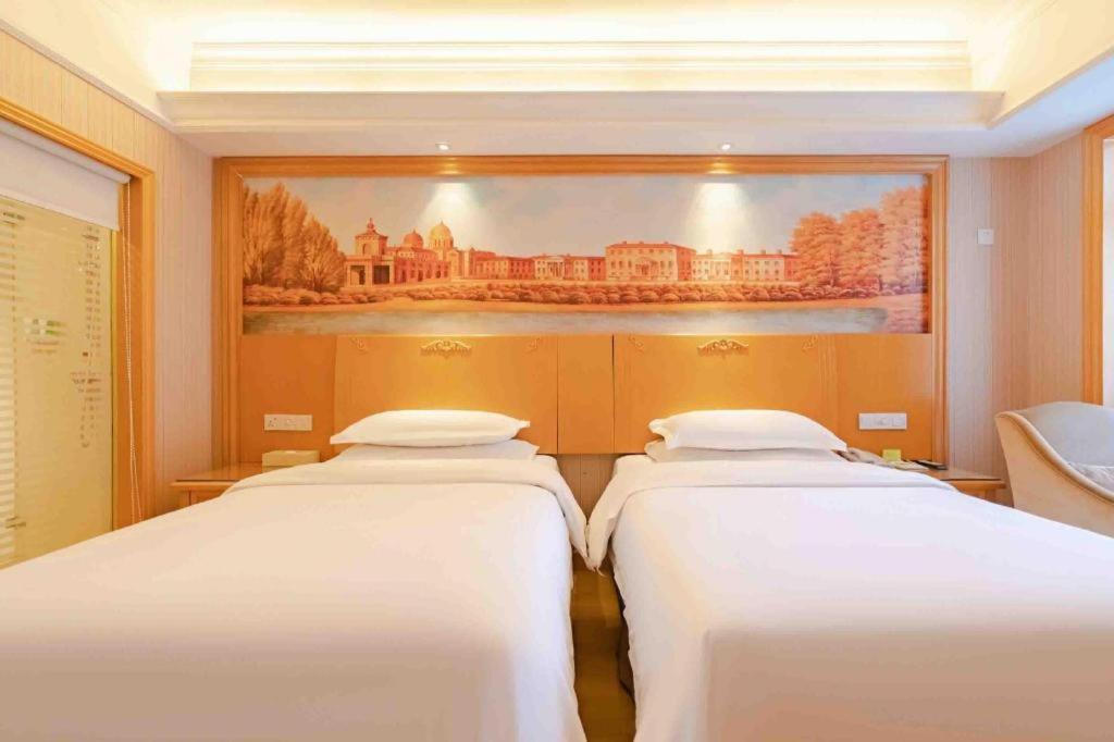 Vienna International Hotel Lhasa Potala Palace Екстериор снимка