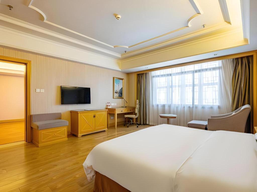 Vienna International Hotel Lhasa Potala Palace Екстериор снимка