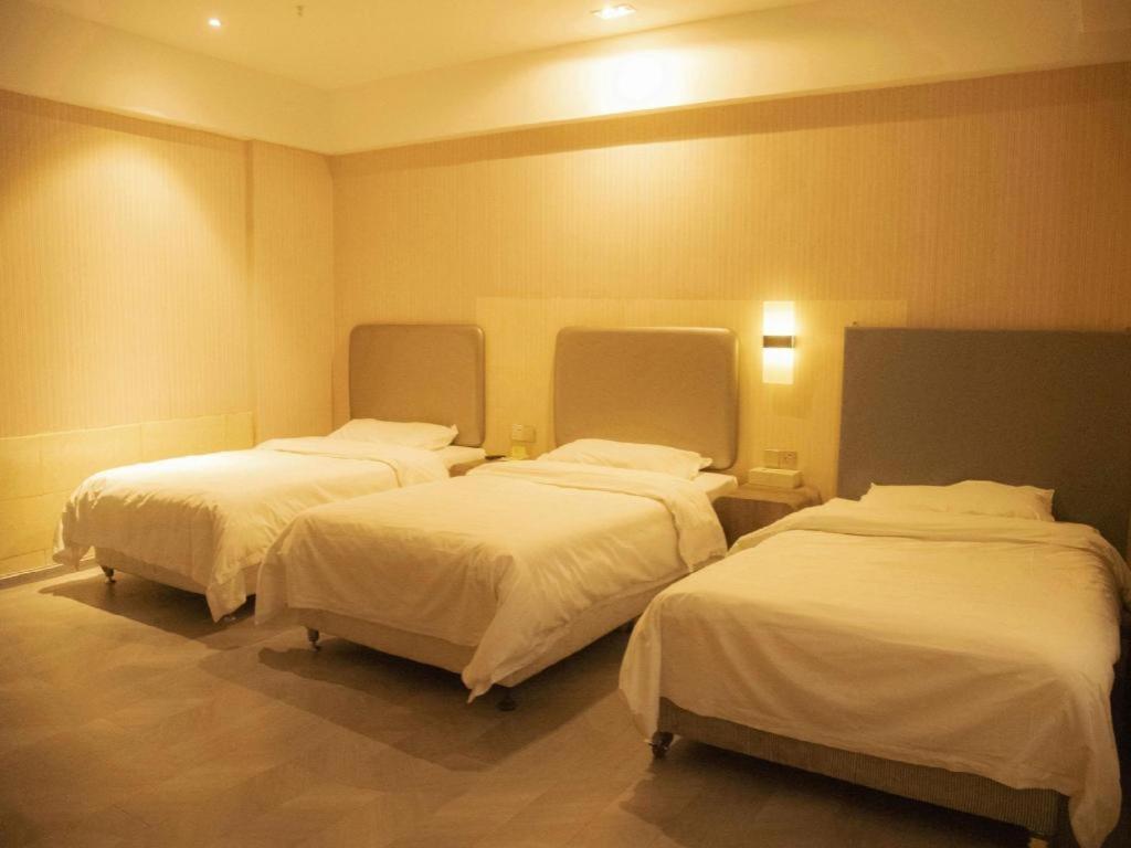 Vienna International Hotel Lhasa Potala Palace Екстериор снимка