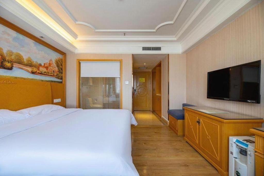 Vienna International Hotel Lhasa Potala Palace Екстериор снимка