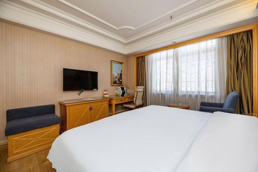 Vienna International Hotel Lhasa Potala Palace Екстериор снимка