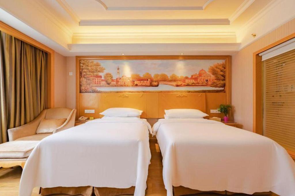 Vienna International Hotel Lhasa Potala Palace Екстериор снимка